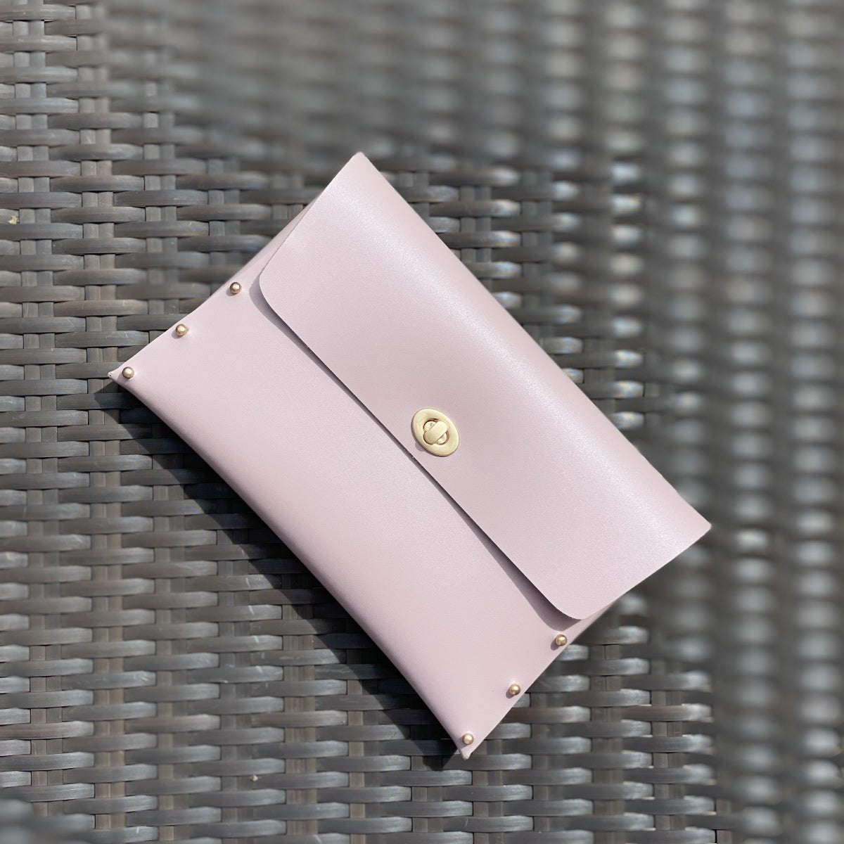 Clutch Shwu LOVEFREYA L purple Gold Bags