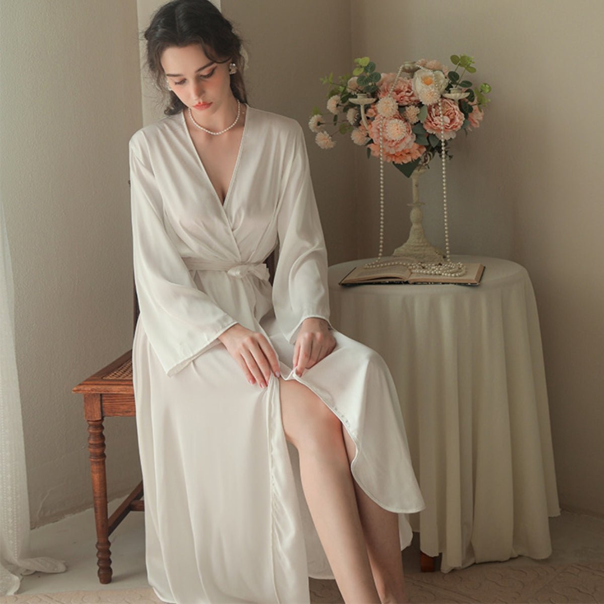 Varya satin robe LOVEFREYA Small White Intimates