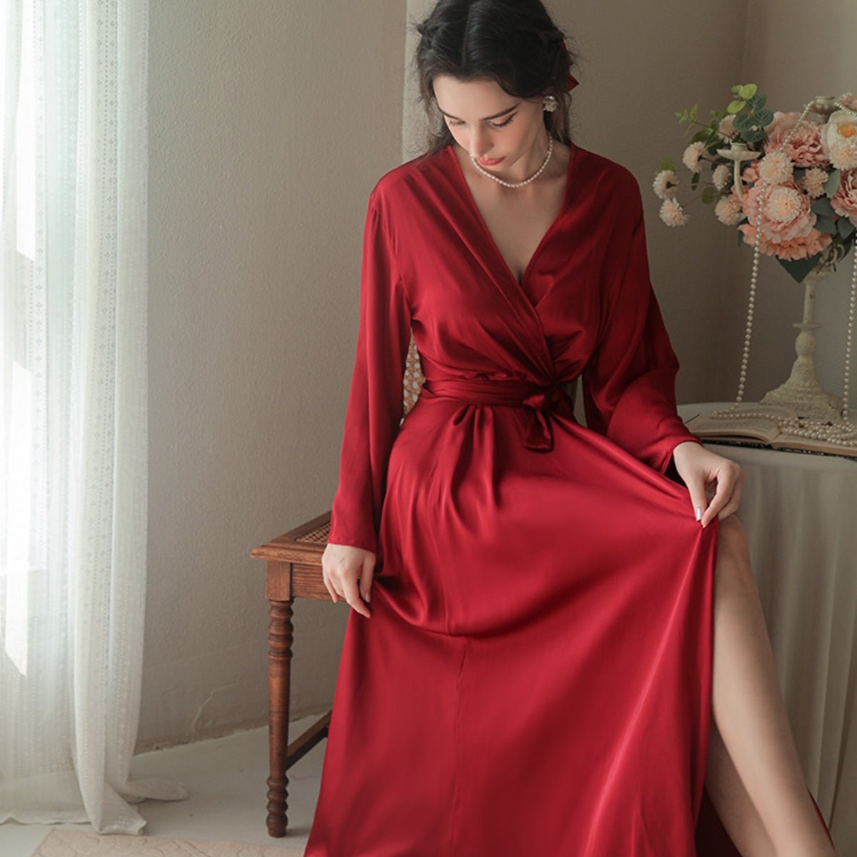 Varya satin robe LOVEFREYA Small Red Intimates